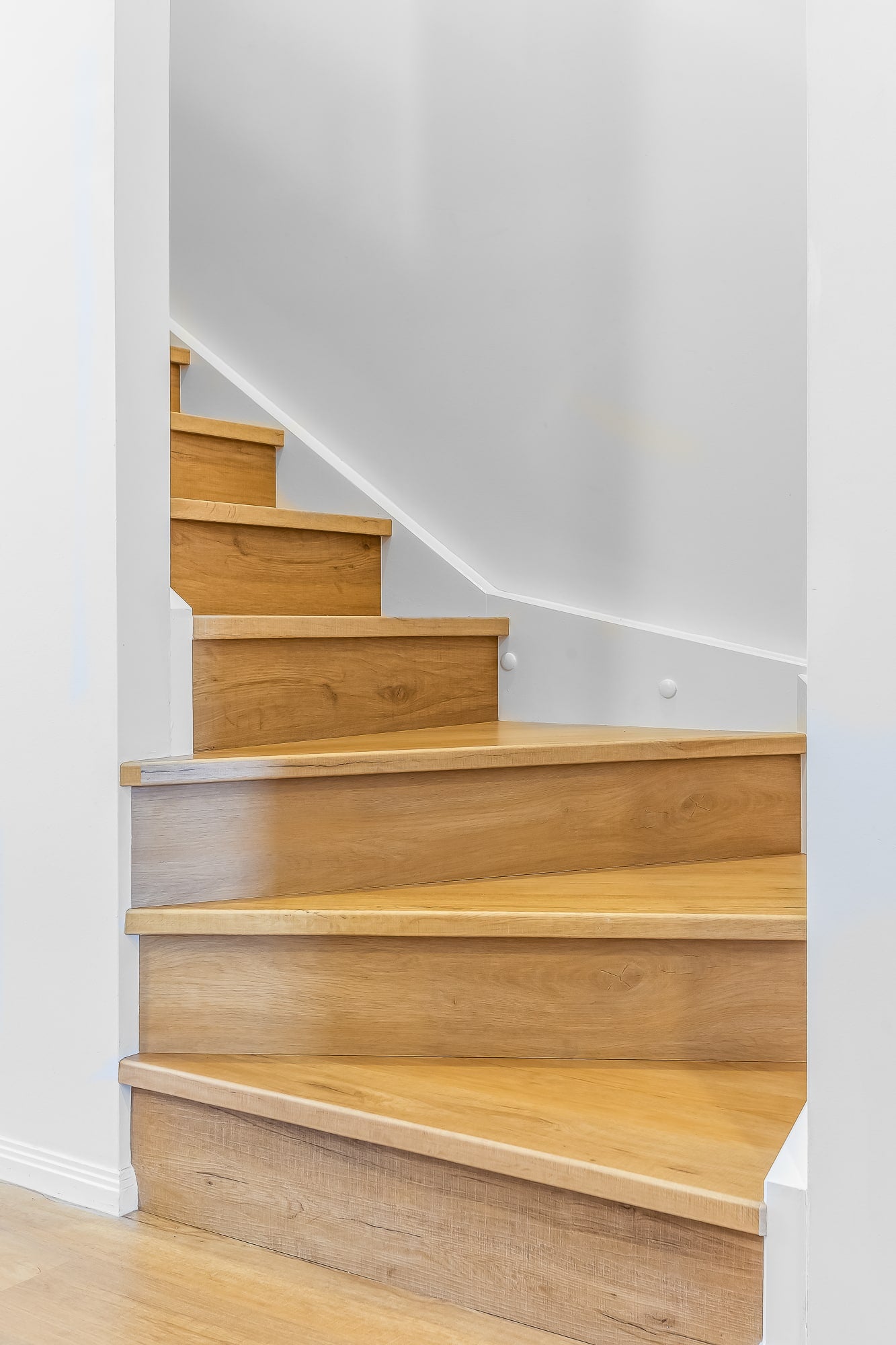 European Oak – 8mm Hybrid Flooring | Homely Flooring