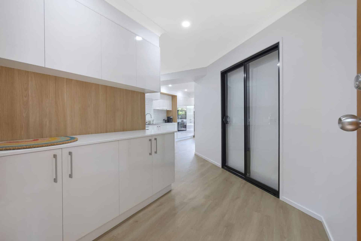 Natural Oak – 6mm Hybrid Flooring | Homely Flooring