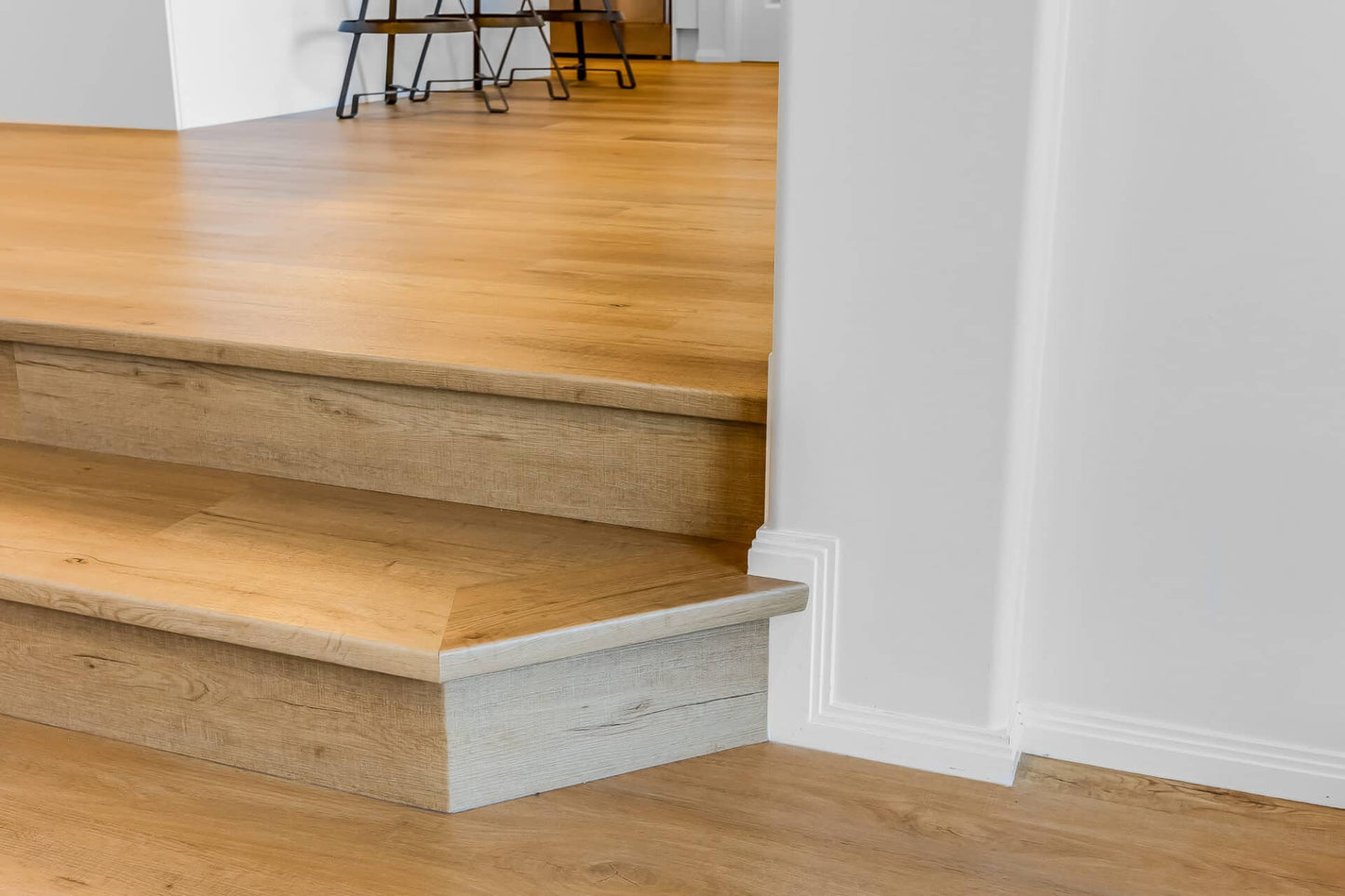 European Oak – 8mm Hybrid Flooring | Homely Flooring