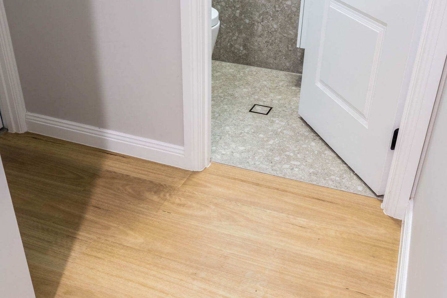 Spotted Gum – 6mm Hybrid Flooring | Homely Flooring