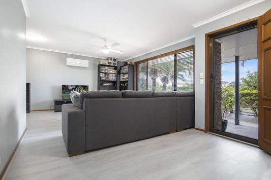 Ash Oak – 6mm Hybrid Flooring | Homely Flooring