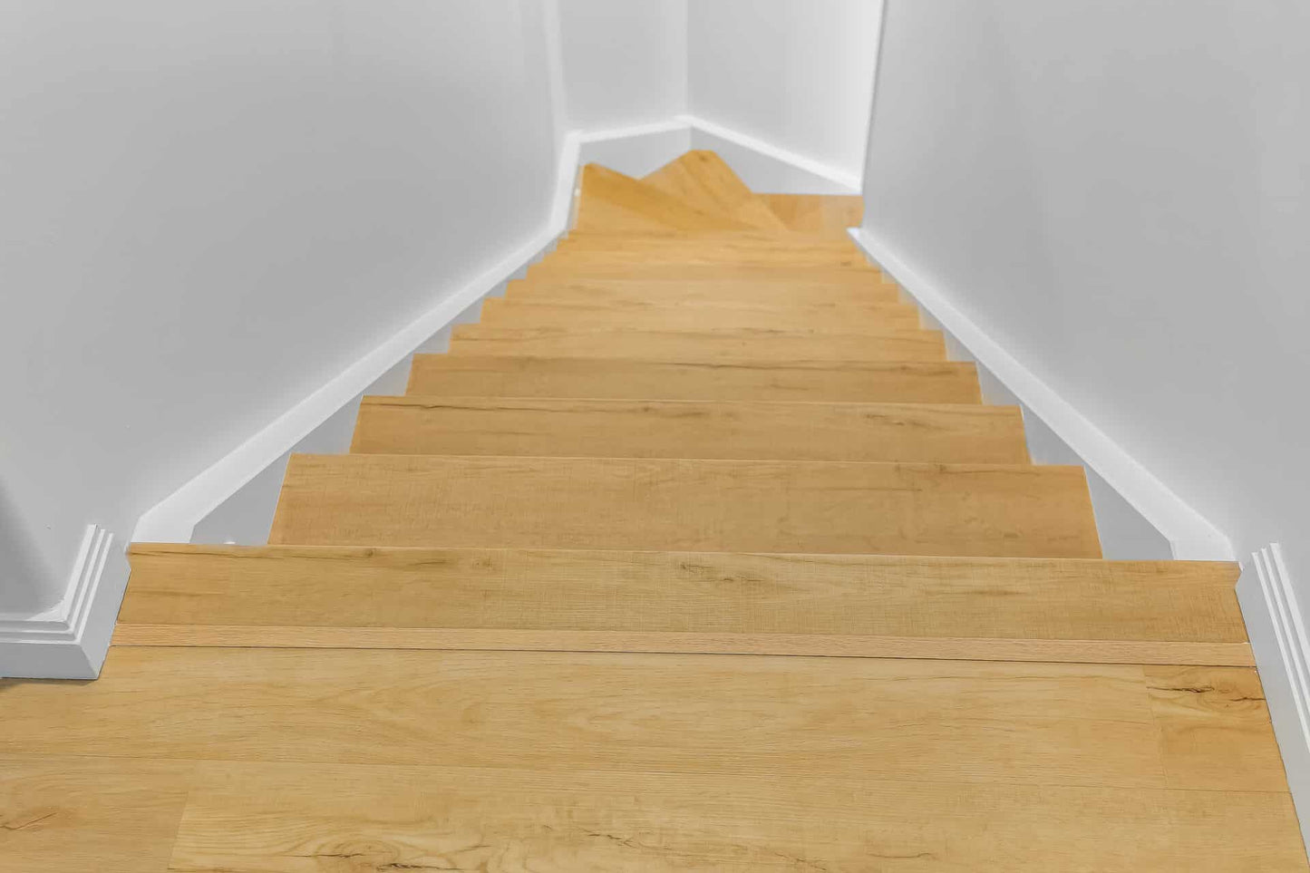 European Oak – 8mm Hybrid Flooring | Homely Flooring