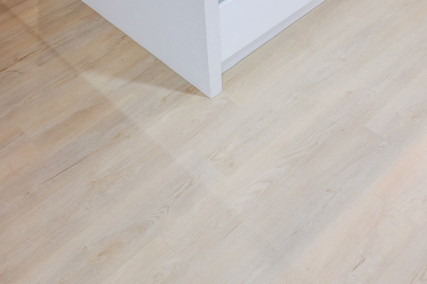 Helena Oak – 8mm Hybrid Flooring | Homely Flooring