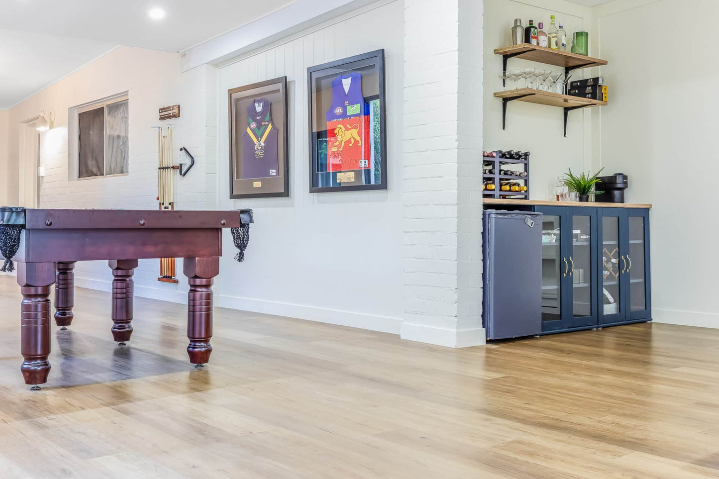 French Oak – 8mm Hybrid Flooring | Homely Flooring
