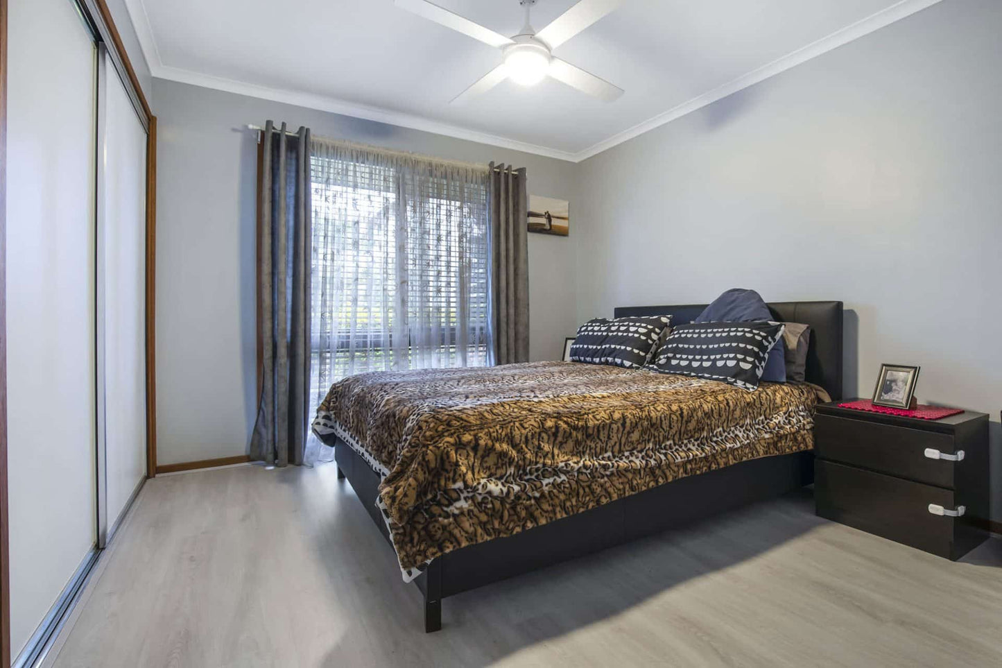 Ash Oak – 6mm Hybrid Flooring | Homely Flooring