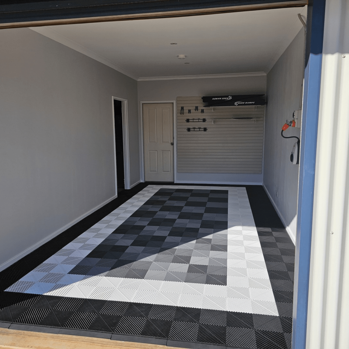 Alpine White – UltraGrid | Sleek Space (16-Pack)