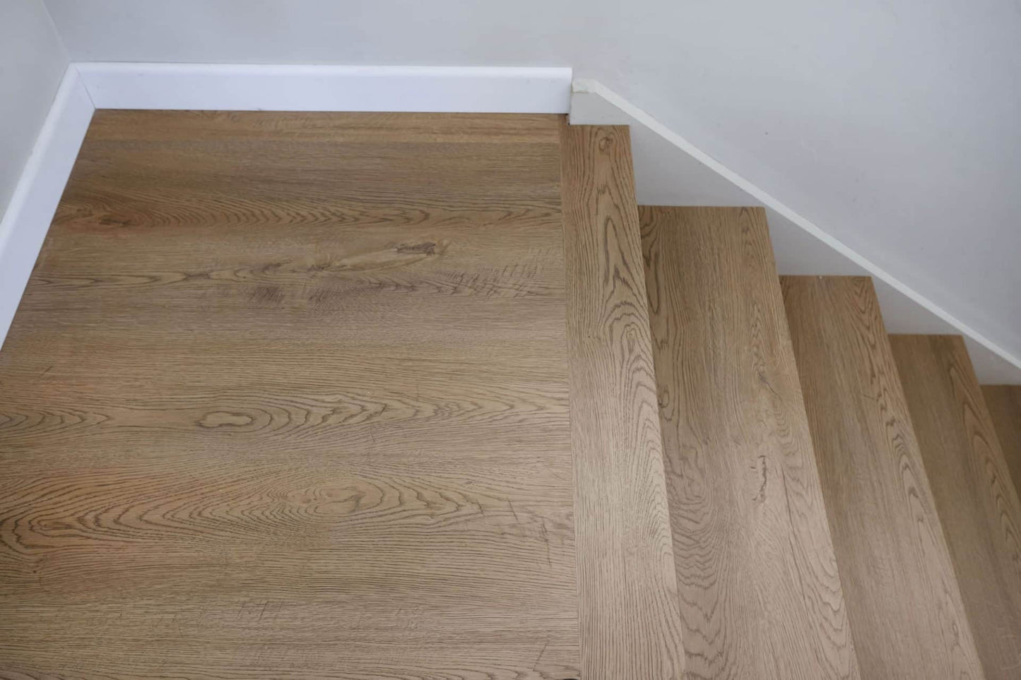 Golden Oak – 6mm Hybrid Flooring | Homely Flooring