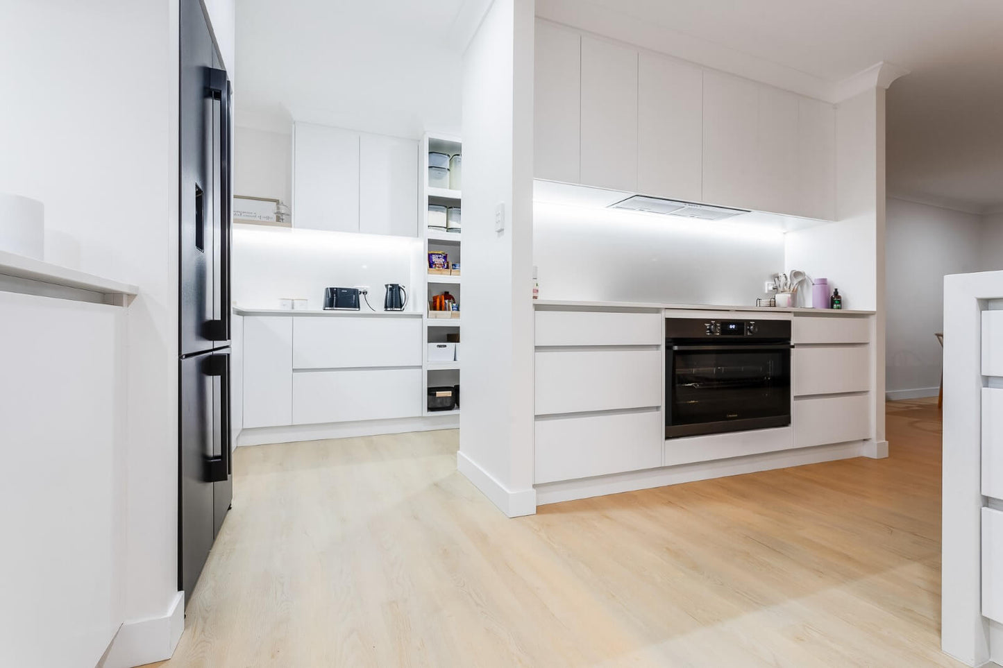 Helena Oak – 8mm Hybrid Flooring | Homely Flooring