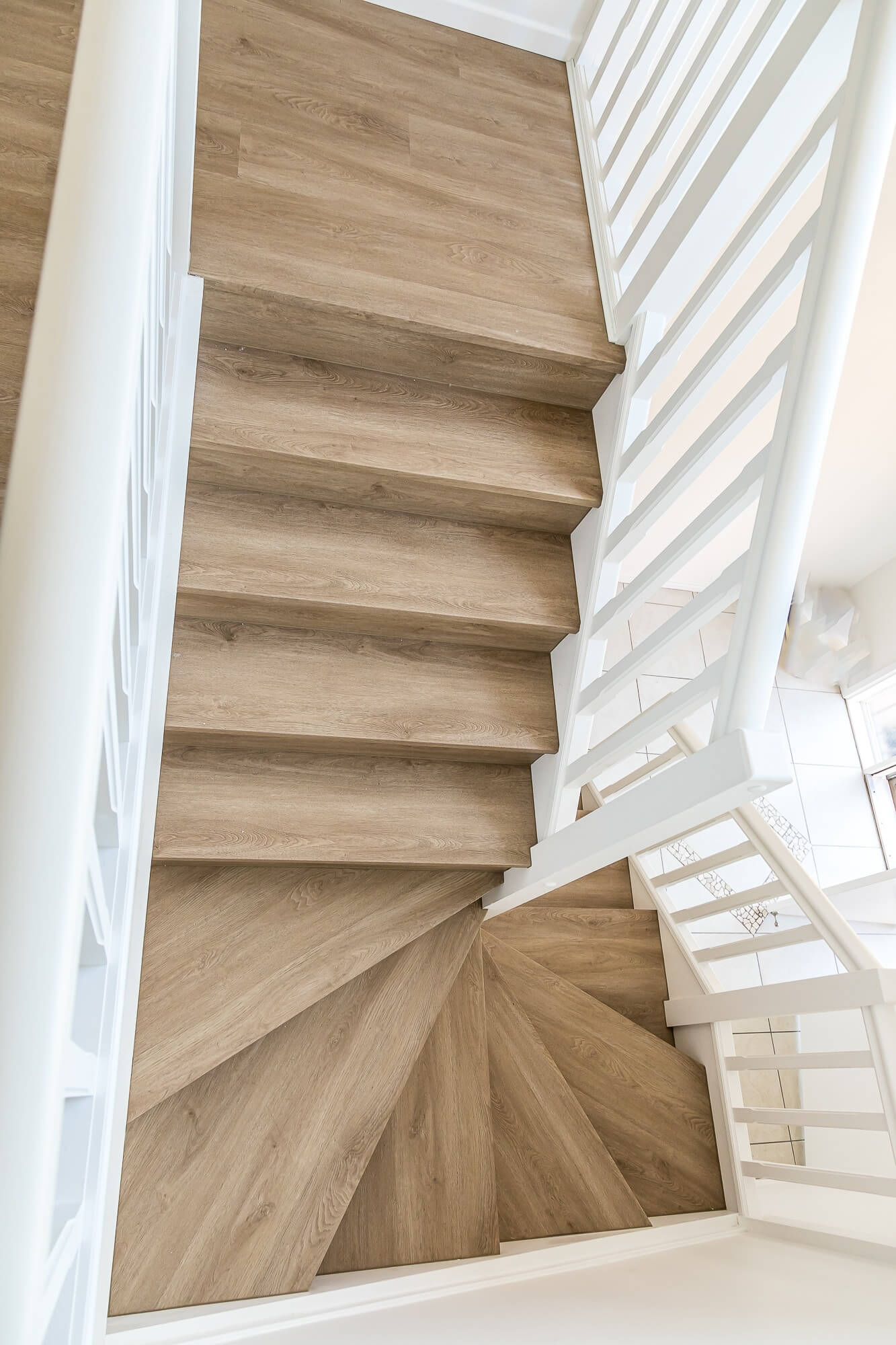Natural Oak – 6mm Hybrid Flooring | Homely Flooring