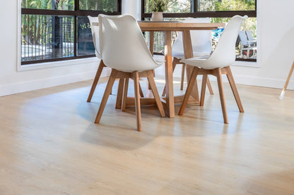 Helena Oak – 8mm Hybrid Flooring | Homely Flooring